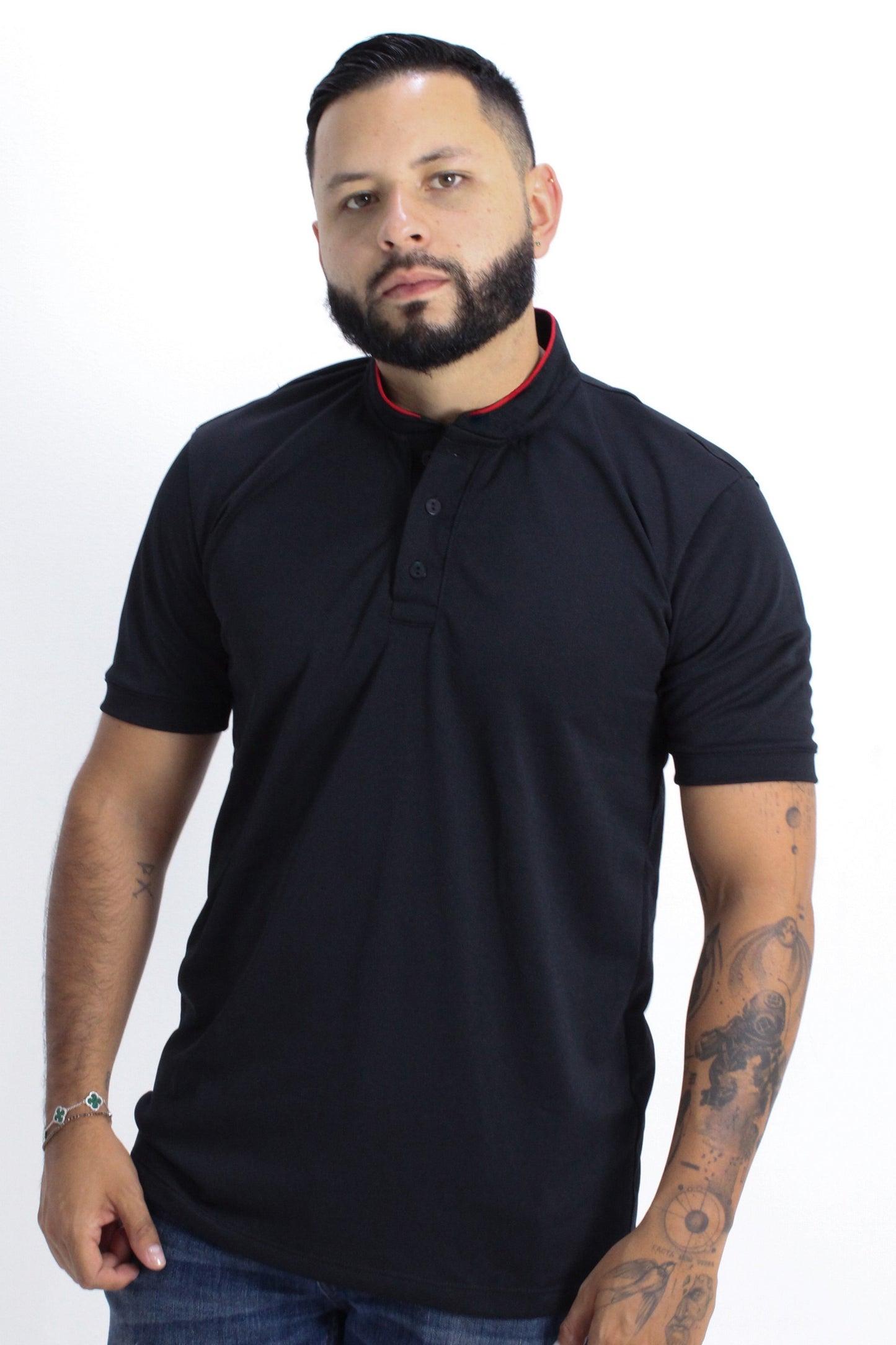 Tipo polo cuello mao